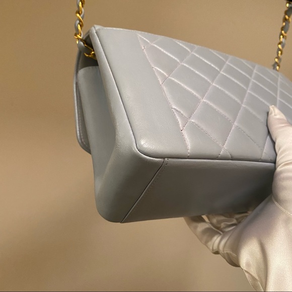 Chanel vintage baby blue Diana bag 25cm - Picture 11 of 12